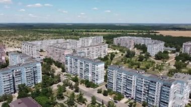 Üst görüş alanı. İnsansız hava aracı manzarası. Ukrayna. Yukarıdan manzara çok güzel. Yukardan sade. Ukrayna toprakları. Ukrayna 'nın manzaraları.