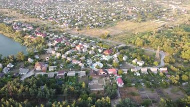 Üst görüş alanı. İnsansız hava aracı manzarası. Ukrayna. Yukarıdan manzara çok güzel. Yukardan sade. Ukrayna toprakları. Ukrayna 'nın manzaraları.