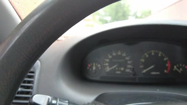 Het Dashboard Van Auto Analoge Apparaten Auto Snelheidsmeter Toerenteller Pijlen — Stockvideo