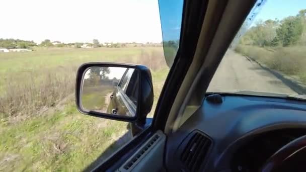 Samochodzie Kierowca Prowadzi Samochód Jazda Złej Drodze Podróż Samochodem Dziury — Wideo stockowe