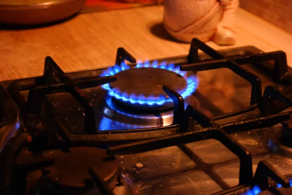 Gas Burns Gas Hob Gas Turns Blue Flame Appears Gas — Stock Photo, Image