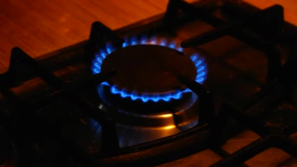 Ustioni Gas Piano Cottura Gas Gas Accende Appare Una Fiamma — Video Stock