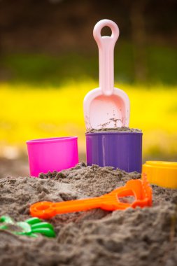 kum kovası ve kürek