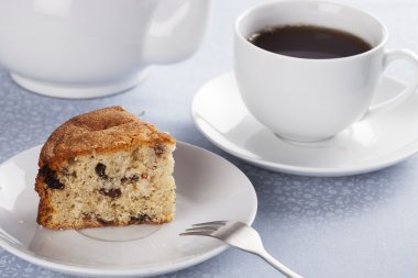 meyveli kek ve çay