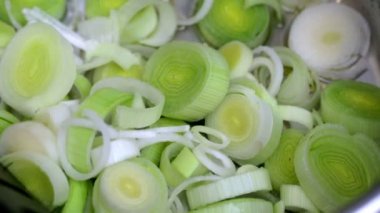 Heyecan Veren Pırasa Yakından