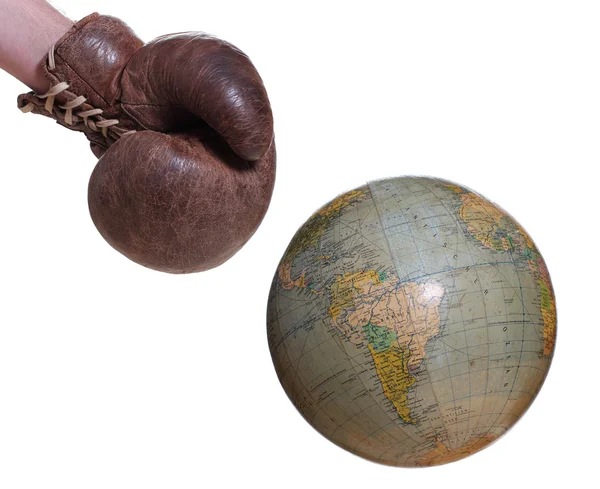 Boxhandschuh und Globus — Stockfoto