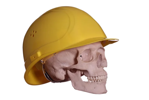 Сумний череп з шоломом — стокове фото