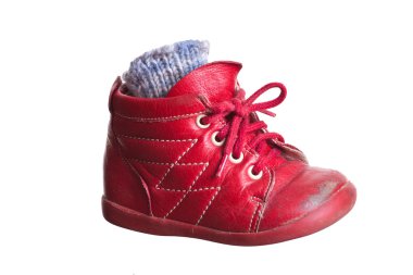 eski kırmızı bebek ayakkabısı kullanılmış