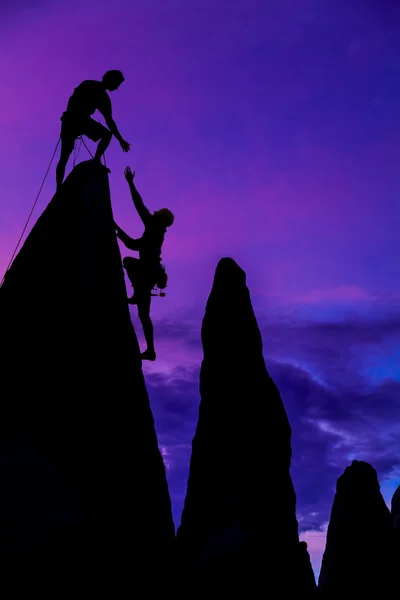 Successful climbing team. — Stock Photo, Image