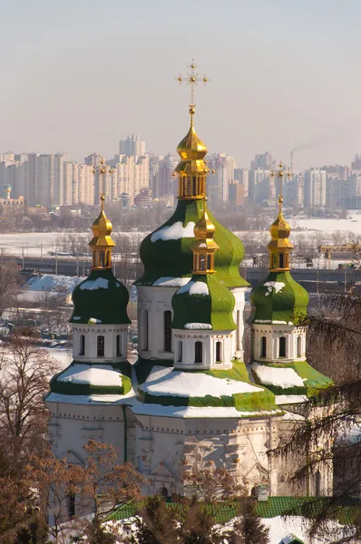 Krásný kostel na Ukrajině za slunečného dne — Stock fotografie