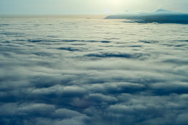 Schöne Aussicht über Wolken — Stockfoto