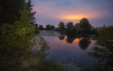 manzara günbatımı Nehri üzerinde