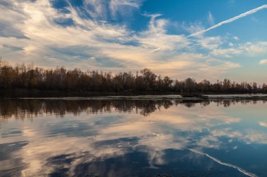 manzara günbatımı Nehri üzerinde