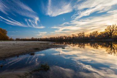 manzara günbatımı Nehri üzerinde