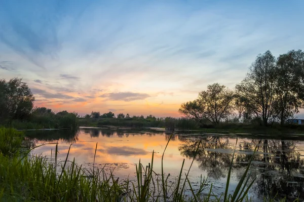 manzara günbatımı Nehri üzerinde