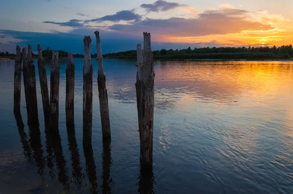 Puesta de sol en el río — Foto de Stock