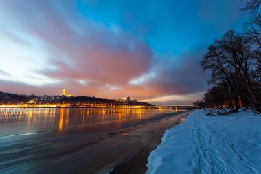 Kış manzarası, şafak Nehri