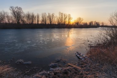 Kış manzarası, şafak Nehri