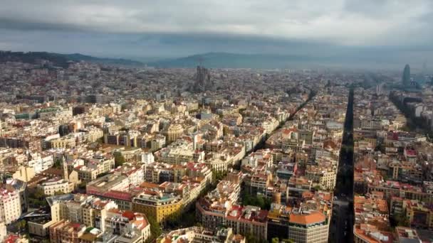 Widok z lotu ptaka na dzielnice Barcelony, Hiszpania, UHD, 4K — Wideo stockowe