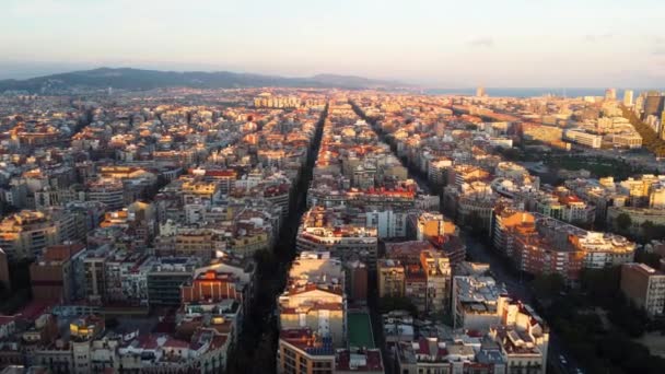 Vista aérea de los distritos de Barcelona, España, UHD, 4K — Vídeo de stock