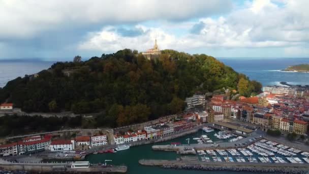 Monte Urgull nära Atlanten. San Sebastian, Spanien — Stockvideo