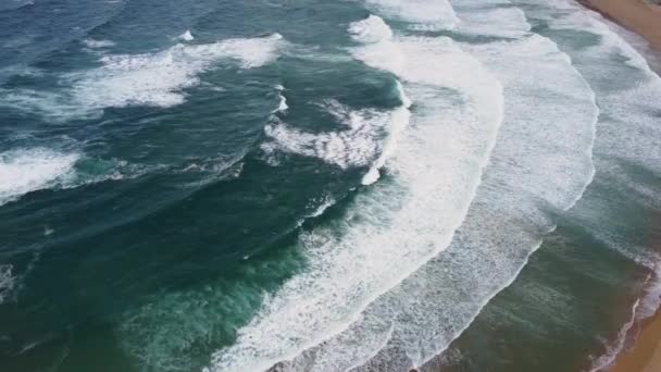 スペインのサン・セバスティアン湾。大西洋の嵐, UHD, 4K — ストック動画