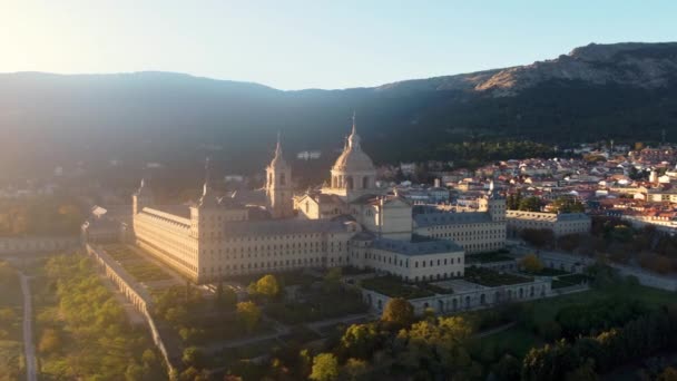 Escorial Königlicher Architektonischer Komplex Aus Dem Jahrhundert Drohnenflug Über Escorial — Stockvideo