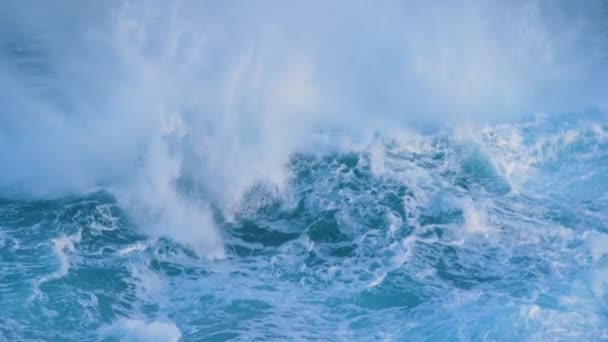Slow Motion Drone Video Ocean Waves Crashing Shore Atlantic Ocean — Wideo stockowe