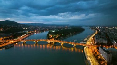 Budapeşte H 'nin Hava Görüntüsü, Macaristan Parlamentosu Balıkçı Kalesi, Macaristan