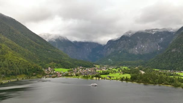 Uitzicht Vanuit Lucht Beroemde Stad Obertraun Bij Hallstatt Het Prachtige — Stockvideo