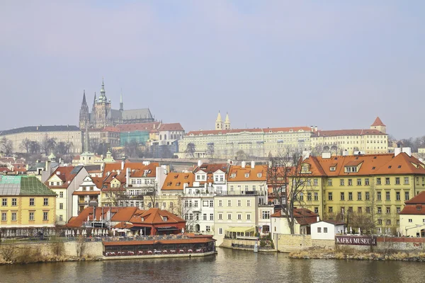 Tipo en la cerradura de Praga de la antigua Praga — Foto de Stock