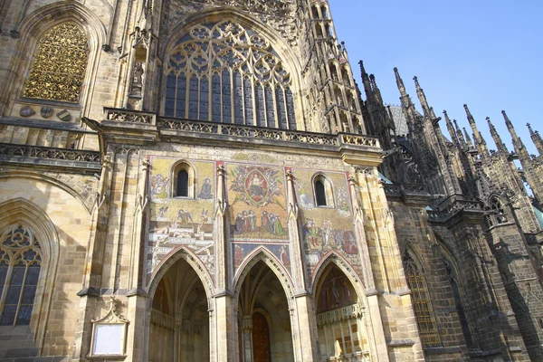 Kathedrale der Heiligen Vita in Prag — Stockfoto