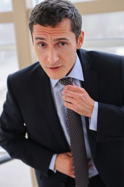 kravat Yöneticisi düzeltir