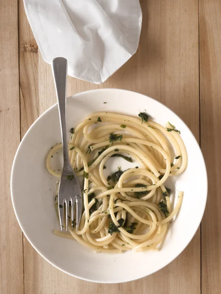 Makaron spaghetti szpinak — Zdjęcie stockowe