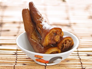 Kızarmış domuz kuyruğu