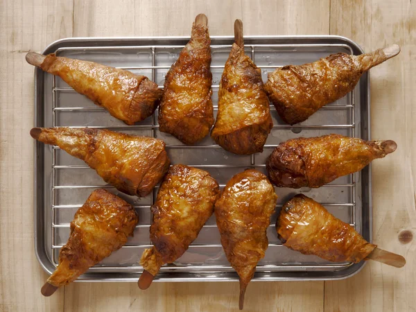 Vegetarian mock chicken drumsticks — Stock Photo, Image