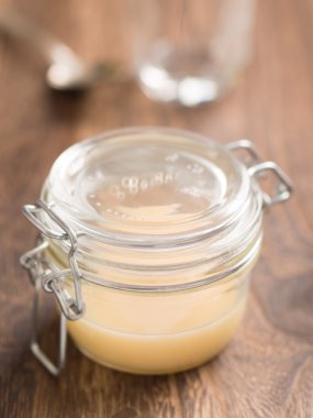 şekerli yoğunlaştırılmış süt