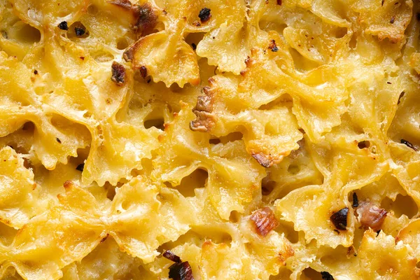 Nahaufnahme Von Italienisch Amerikanischen Gebackenen Farfalle Bogen Pasta Bechamelsauce Essen — Stockfoto