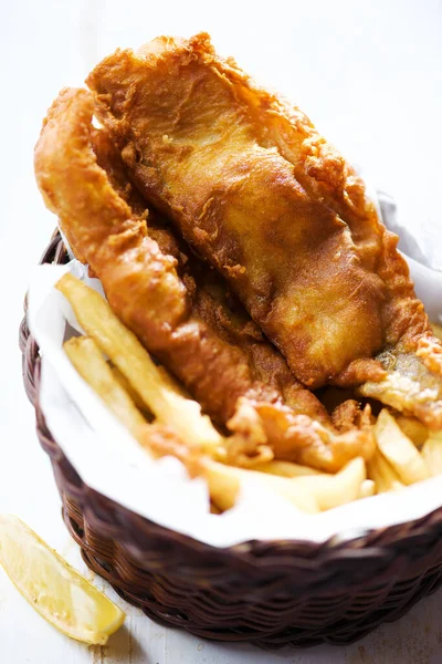 Nahaufnahme Traditioneller Goldener Englischer Fish Chips — Stockfoto