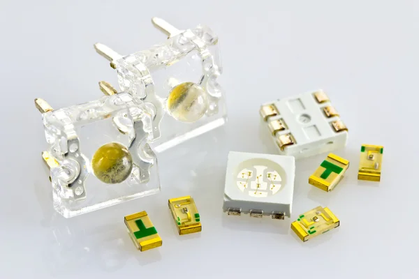 シングル チップと 3 チップ smd — ストック写真