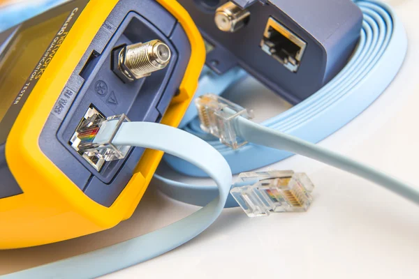 Tester sieci kabel złącza rj45 z kablem — Zdjęcie stockowe