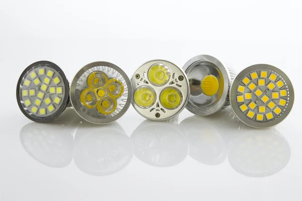 Varie lampadine a LED GU10 con diversi chip SMD di raffreddamento — Foto Stock