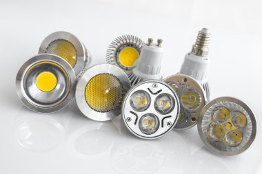 GU10 ve e14 farklı cips, Soğutucular ve optik yol açtı