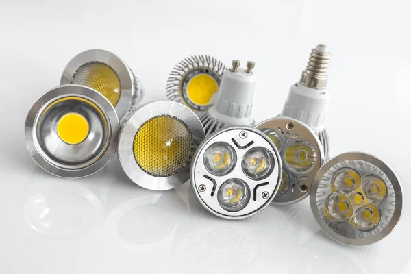 Led gu10 und e14 mit verschiedenen Chips, Kühlern und Optik — Stockfoto