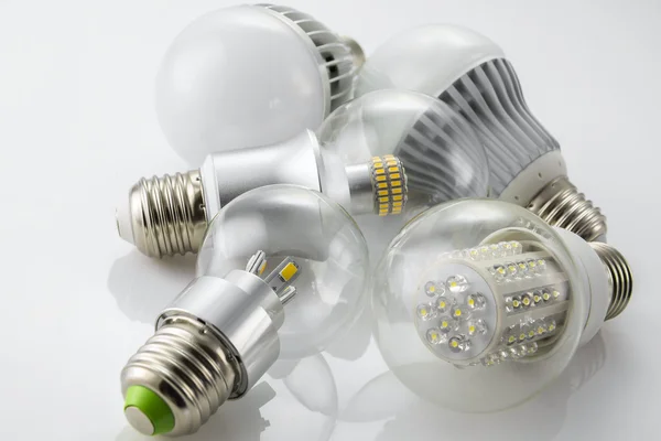 Lampade a LED E27 nuova tecnologia led-chips — Foto Stock