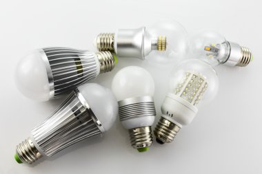 E27 lambaları farklı çip teknolojisi ile açtı.