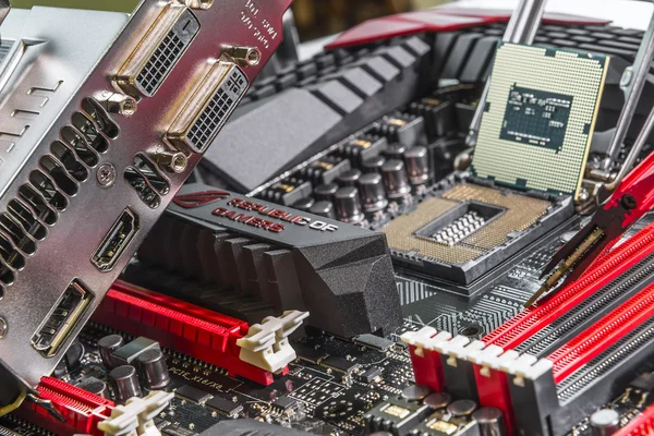 Processor, VGA cards and RAM on the motherboard — Stock Photo, Image