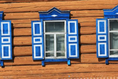 rustik pencere kepenkleri ile