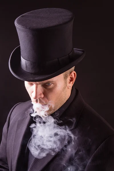 Smoking gentleman — Stock Photo, Image