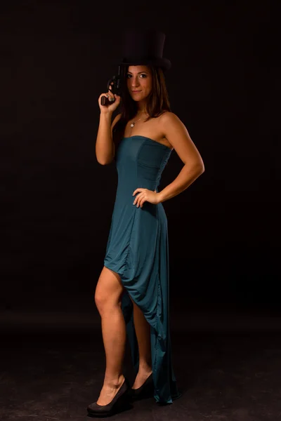 Güzel esmer kadın.